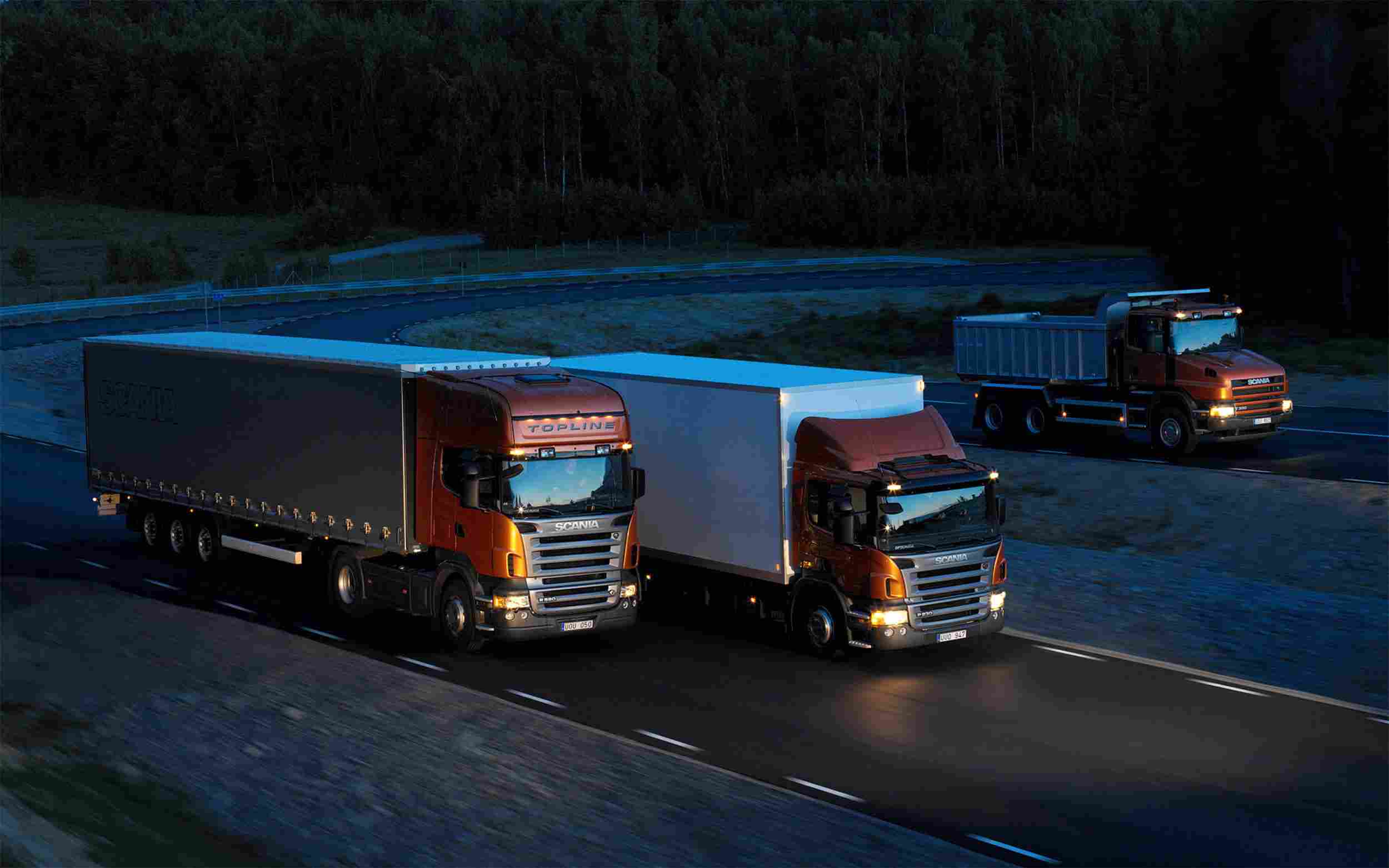 http://pallet24.co.uk/wp-content/uploads/2015/09/Three-orange-Scania-trucks.jpg